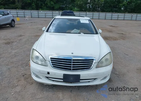2007 Mercedes-Benz S 550 z USA, uszkodzony, nr VIN WDDNG71X47A056121